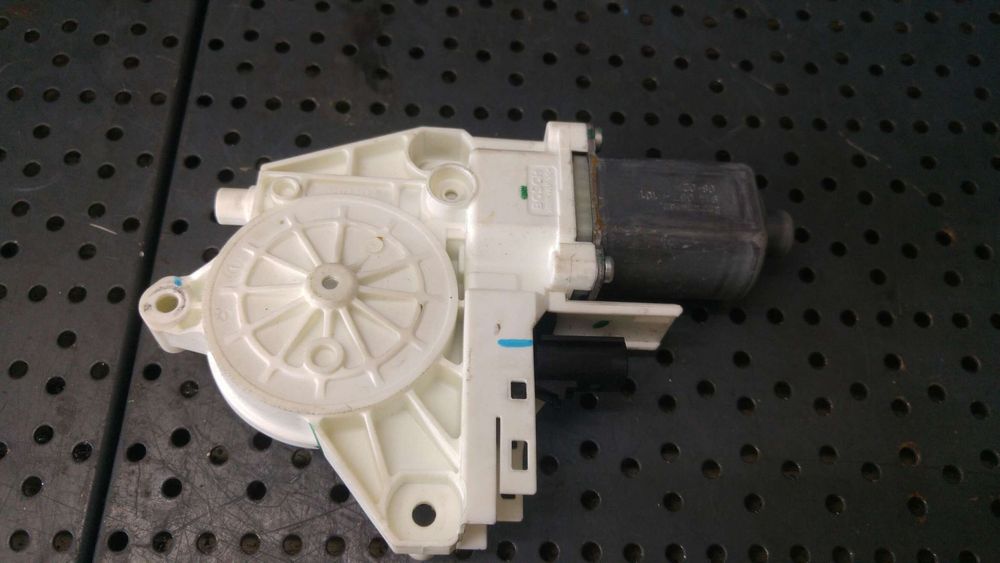 Motoras macara dreapta fata fiat freemont 345 914067101 0130822528