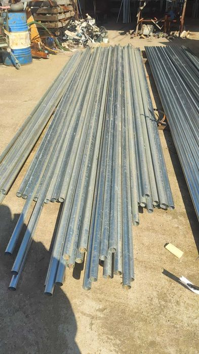 Поцинковани тръби - колове за ограда със 3 дупки двустранно.  Дължина 2 м Дебелина 2 мм Ф - 4.1 см