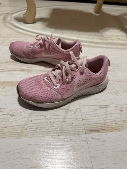 Оригинални маратонки Nike