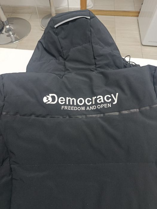 Продам пуховик ,зима