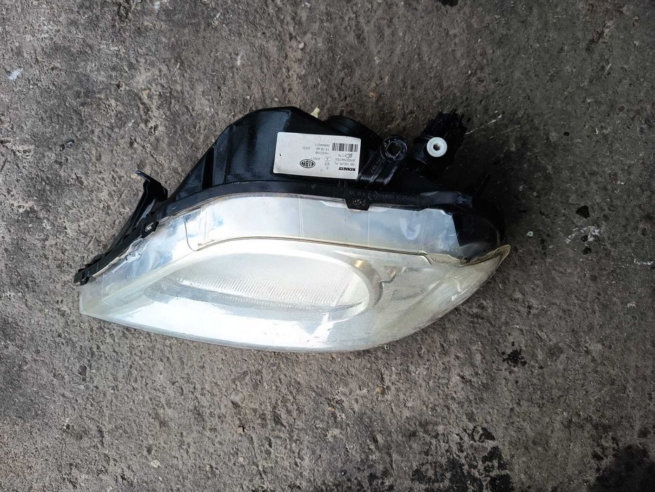 Far stanga nou Dacia Logan facelift