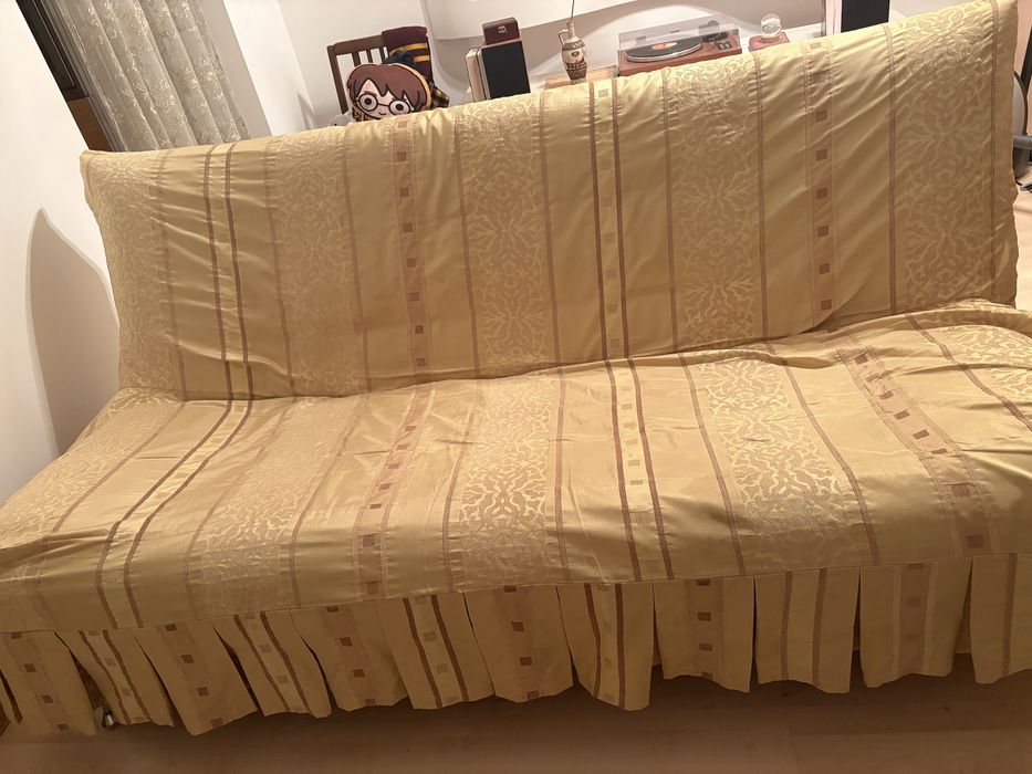 Диван + кресло ( с полушками и чехлами)