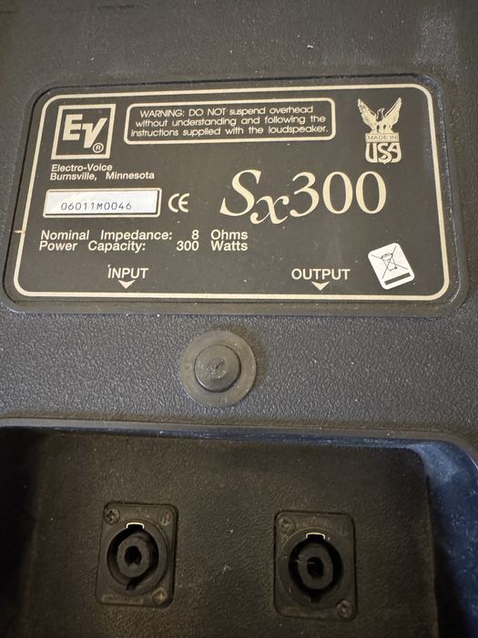 Тон колони Еlectro-Voice 2 бр.и миксер