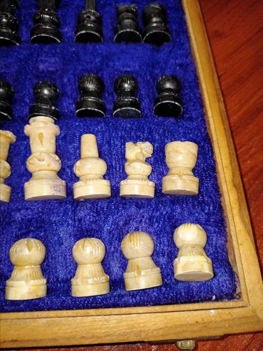 Продам шахматы камень дерево