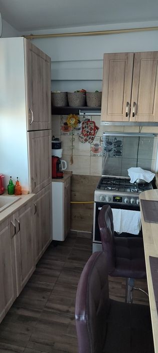 Vânzare apartament 3 camere utilat și mobilat