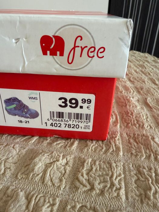 Бебешки боти чисто нови