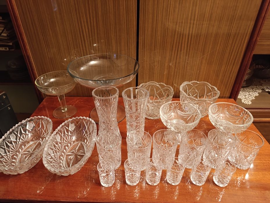 Хрусталь,стекло.Сервантное хранение.