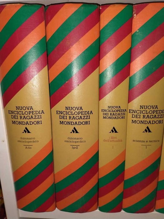 Vând enciclopedie în limba italiană