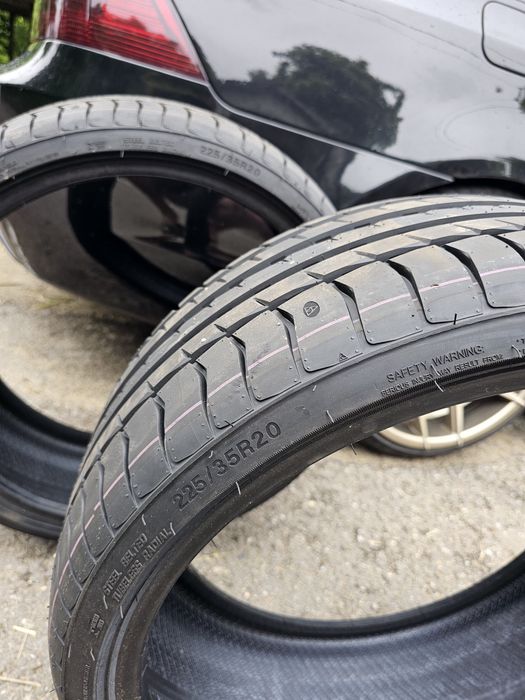 Vând cauciucuri 225 35 R20