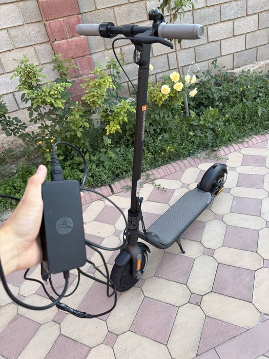 Продам Электросамокат NineBot