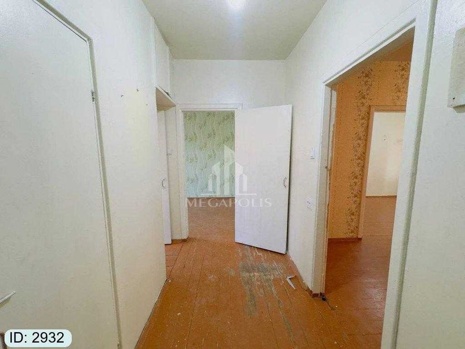 SOTILADI №2932 5-mikr choraxada 3 xonali +6 metrli balkoni uyimiz