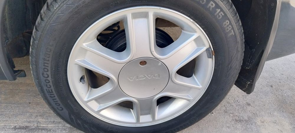 Vând  4  Genții de magneziu de Dacia logan originale