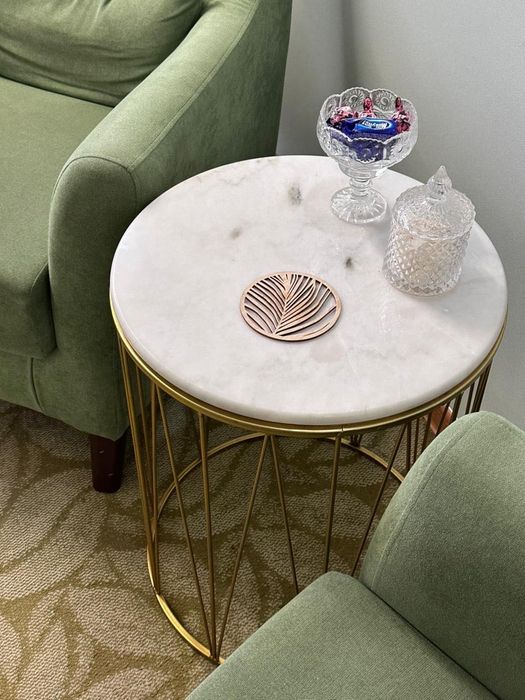 Продам журнальный столик