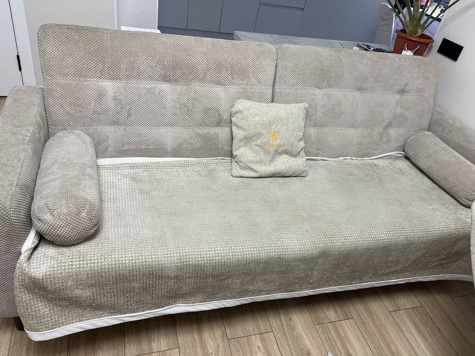 Отличный диван (220см)