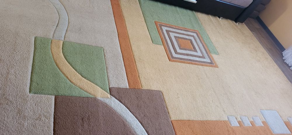 Продам ковры в хорошем состояние