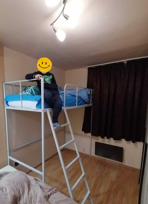 Двуетажно метално легло