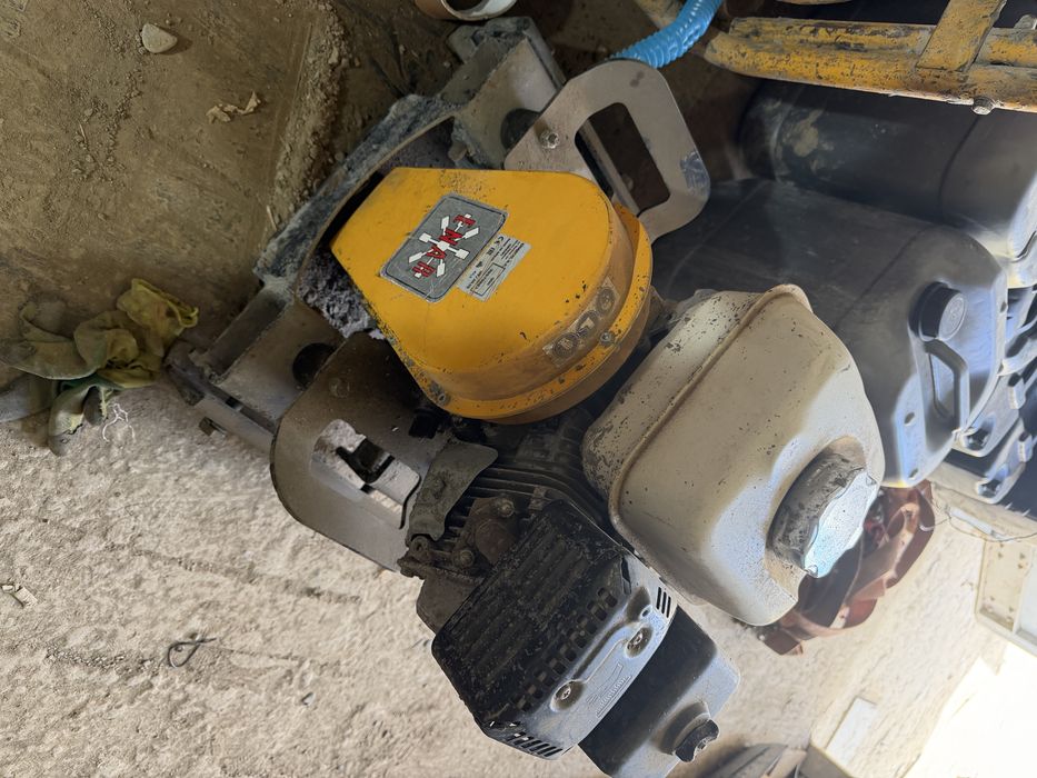 Grinda vibranta cu profil de otel 3,5 - 6 metri QGH ENAR, Motor Honda Gx160, 5.5 CP