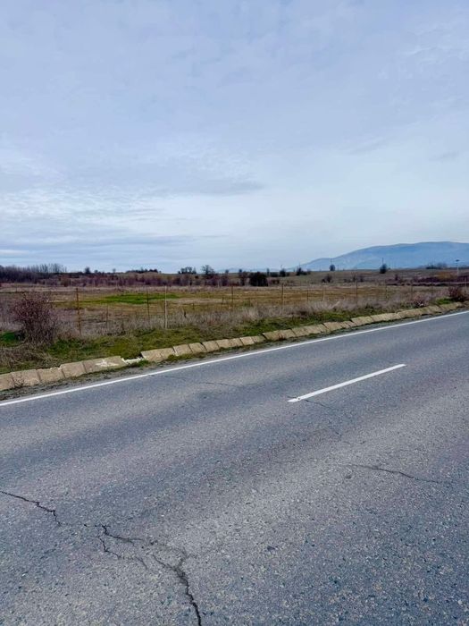 Имот на околовръстния път гр.Кюстендил