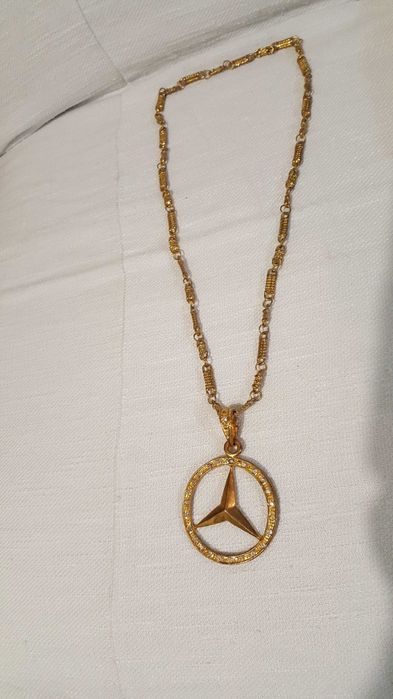 vînd lănțișor cu pandativ mercedes