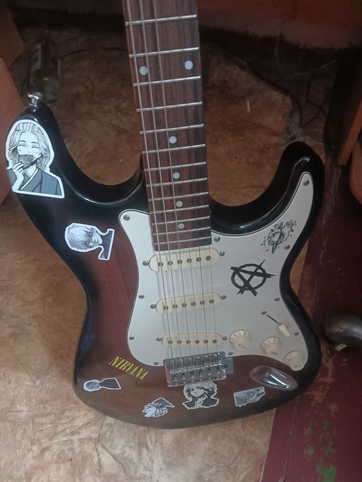 Stratocaster Электрогитара