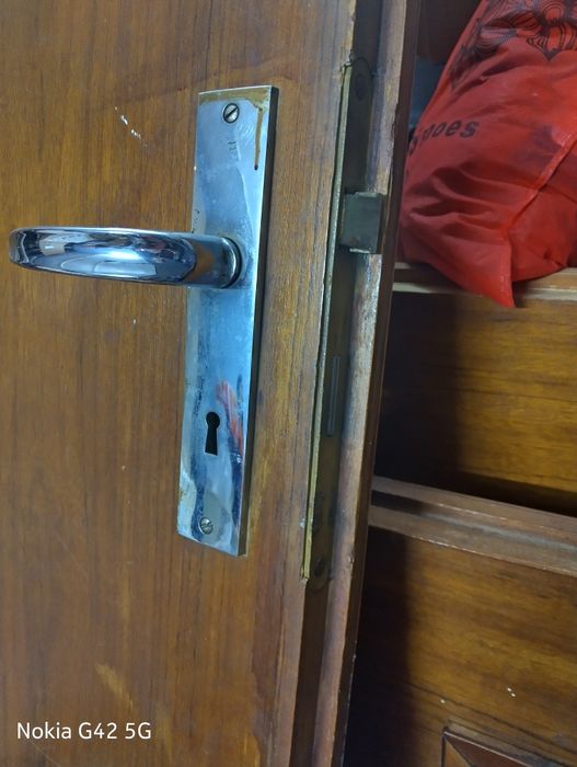 Вътрешни  интериорни врати запазени