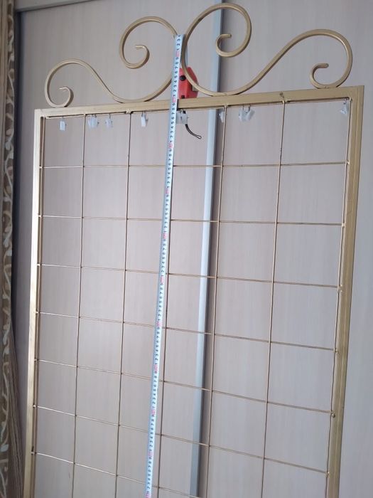 Продам вешалку для вещей.