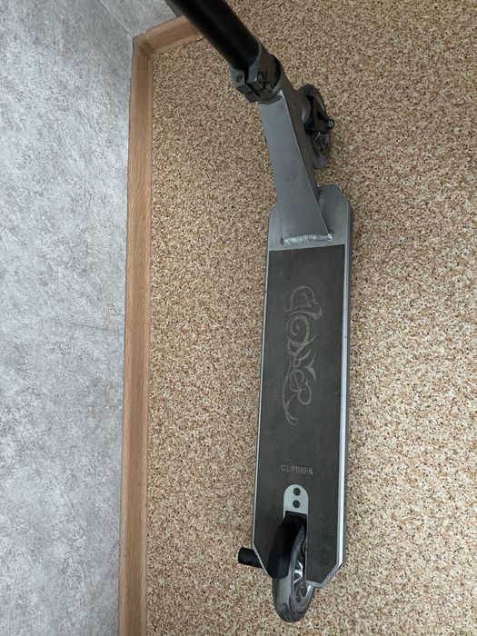 Продается трюковой самокат CLOBBER