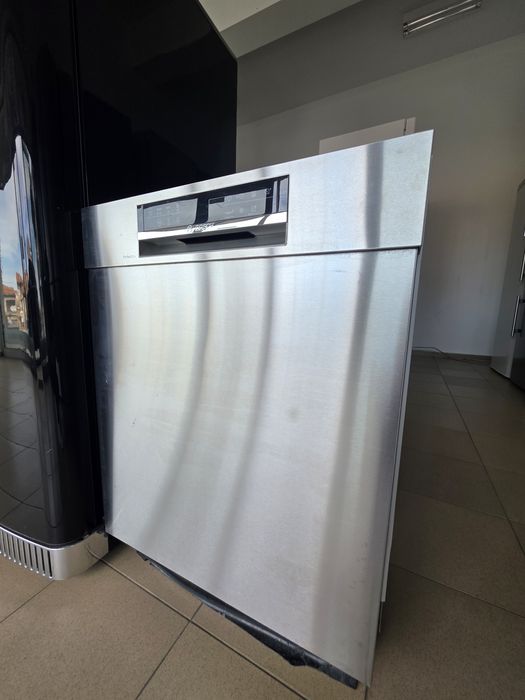 Съдомиялна за частично/полу вграждане Bosch