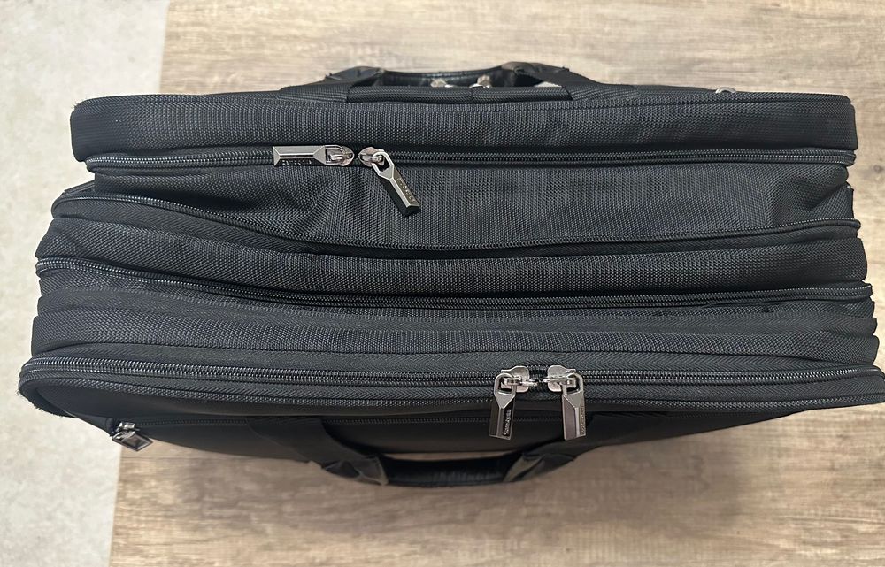 Geantă leptop premium Samsonite XBR
Bailhandle 3C Expandable 15.6