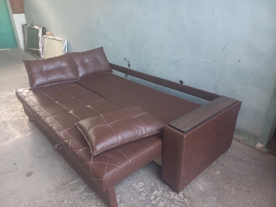 Divan razmer 2.40 m