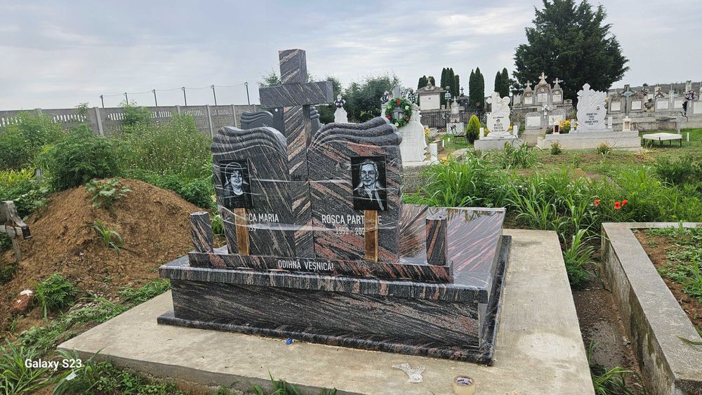 Monumente funerare granit, marmura si mozaic