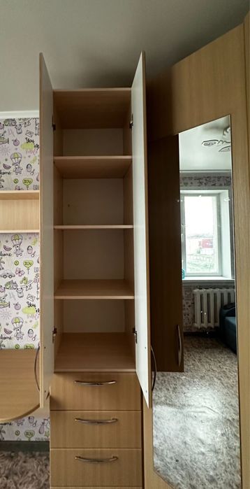 Срочно продам шкаф