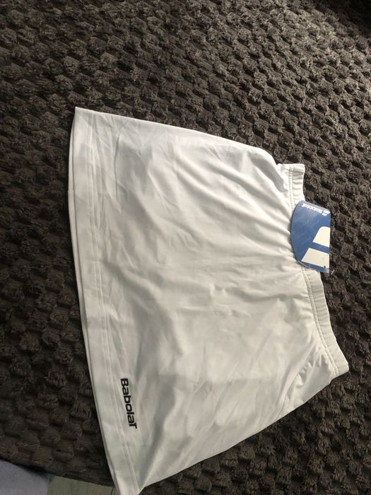 Продавам тенис пола Babolat