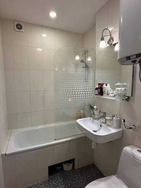 Продава се Едностаен апартамент в София, Център - 45 кв.м за 3112 €/кв.м - Снимка #3