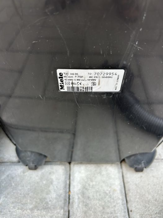 De vanzare Aspirator Miele Silver mod, S 758 de 1800w.