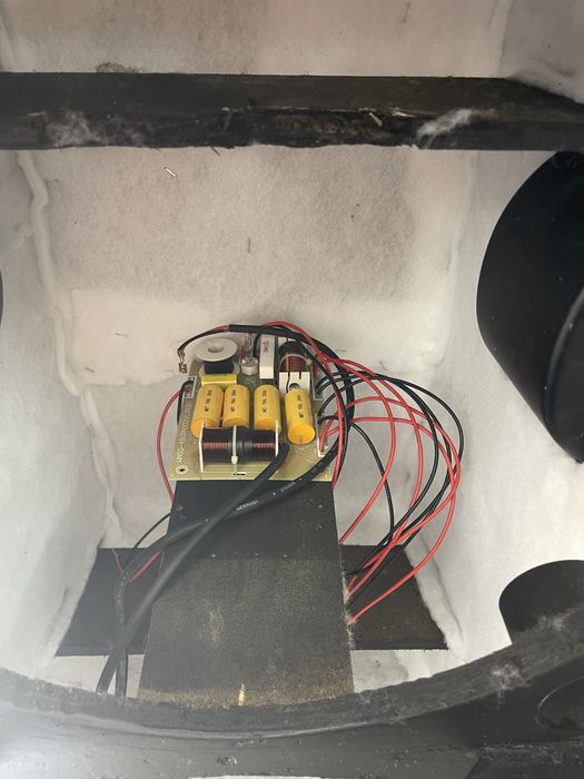 Празни кутии Peavey с драйвери wharfedale D-013A