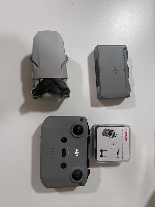 Dronă DJI Mini 2 SE Fly More Combo