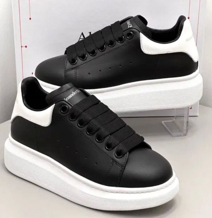 Vand Adidasi Alexander MCQueen de barbati marimea 40 41 42 43