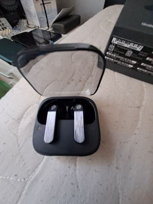 Căști Bluetooth Samsung galaxy buds 4 pro.