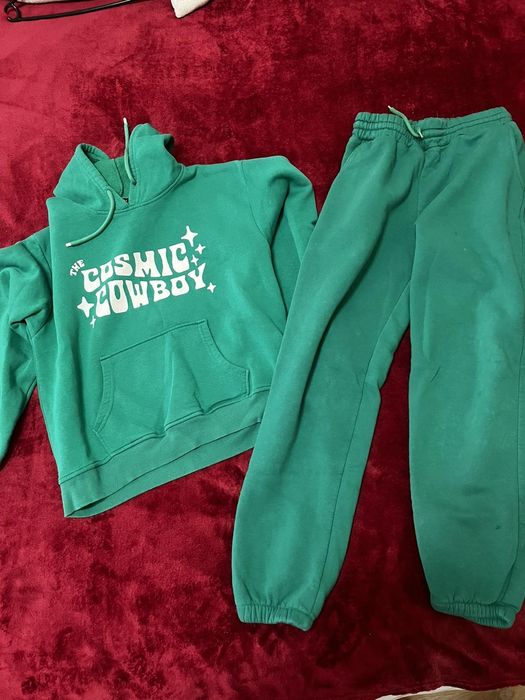 Продавам комплект от 2 части