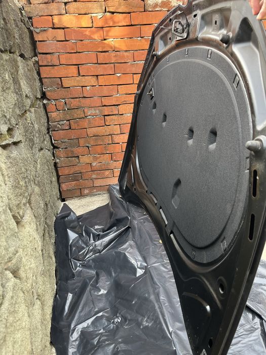 Преден капак за VW Passat B7 черен