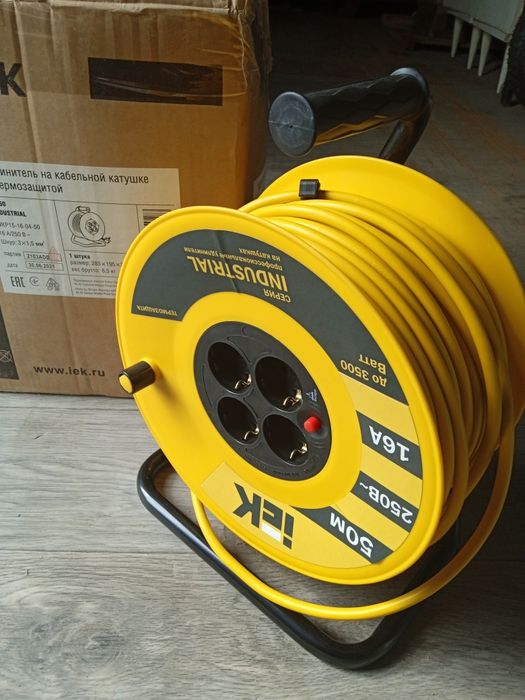 Удлинитель на катушке с термозащитойIEK