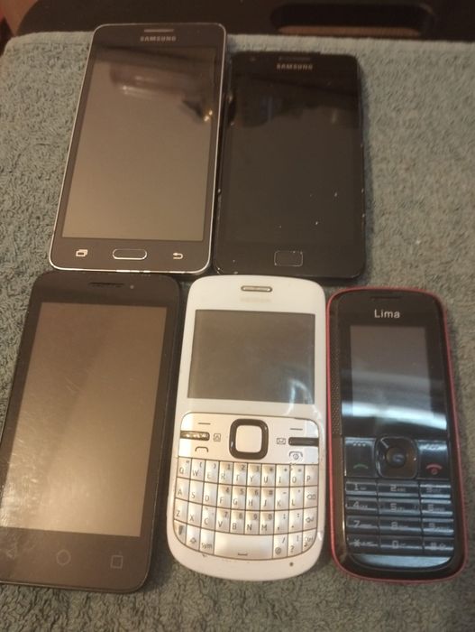 Telefoane vechii,funcțional și nefunctionalii