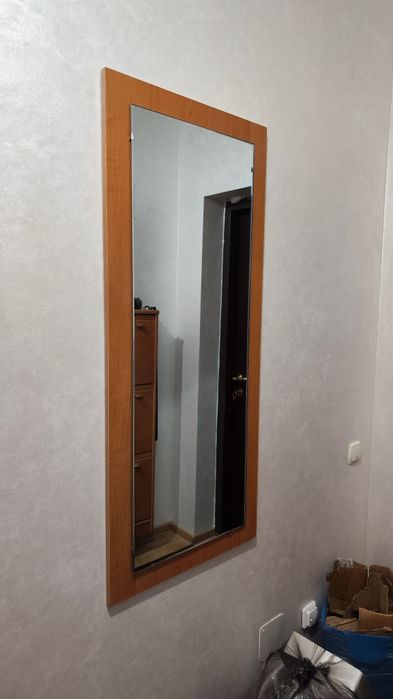 Зеркало в раме 2000тг