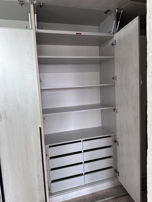 Шкаф в прихожую