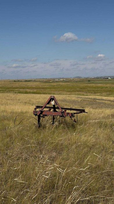 Трактор, навесное сельхозоборудование, вагончик