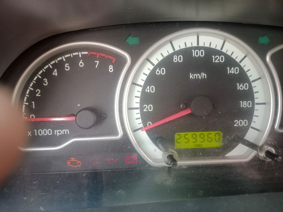 Продаю машину нексия