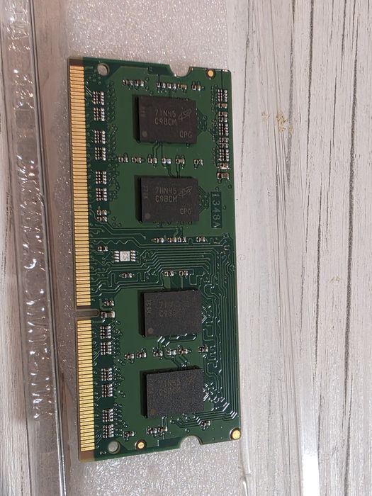 8 giga RAM   2 x4 gb DDR3L 1600 SODIMM 1.35V CL11