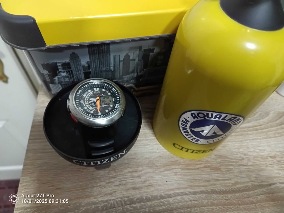 Citizen diver...