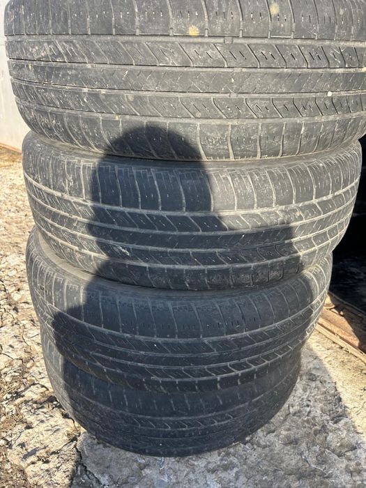 Продам шины 22565R17